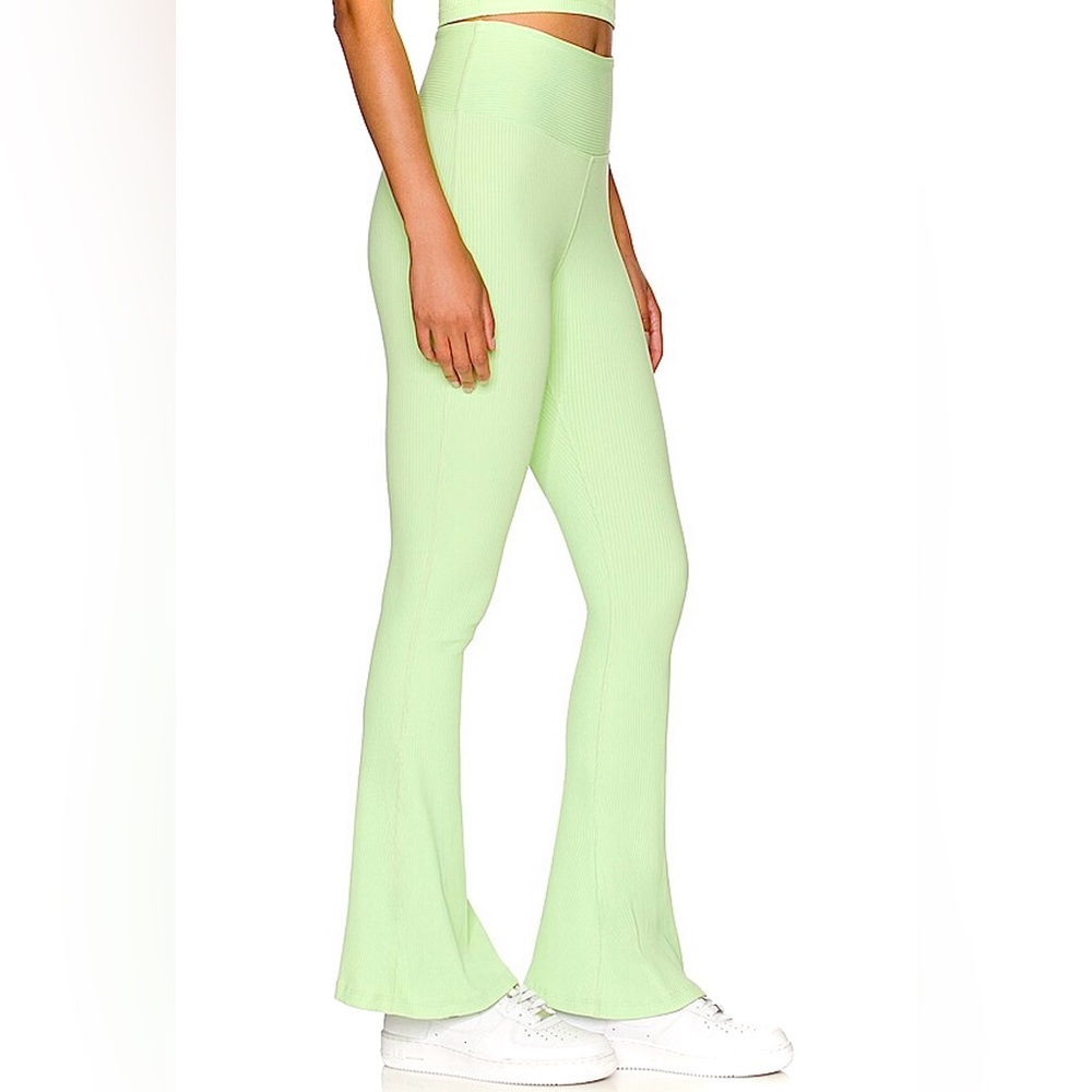 YEAR OF OURS || Ribbed Flare Legging in Pistachio - SZ XS 💚NWT💚